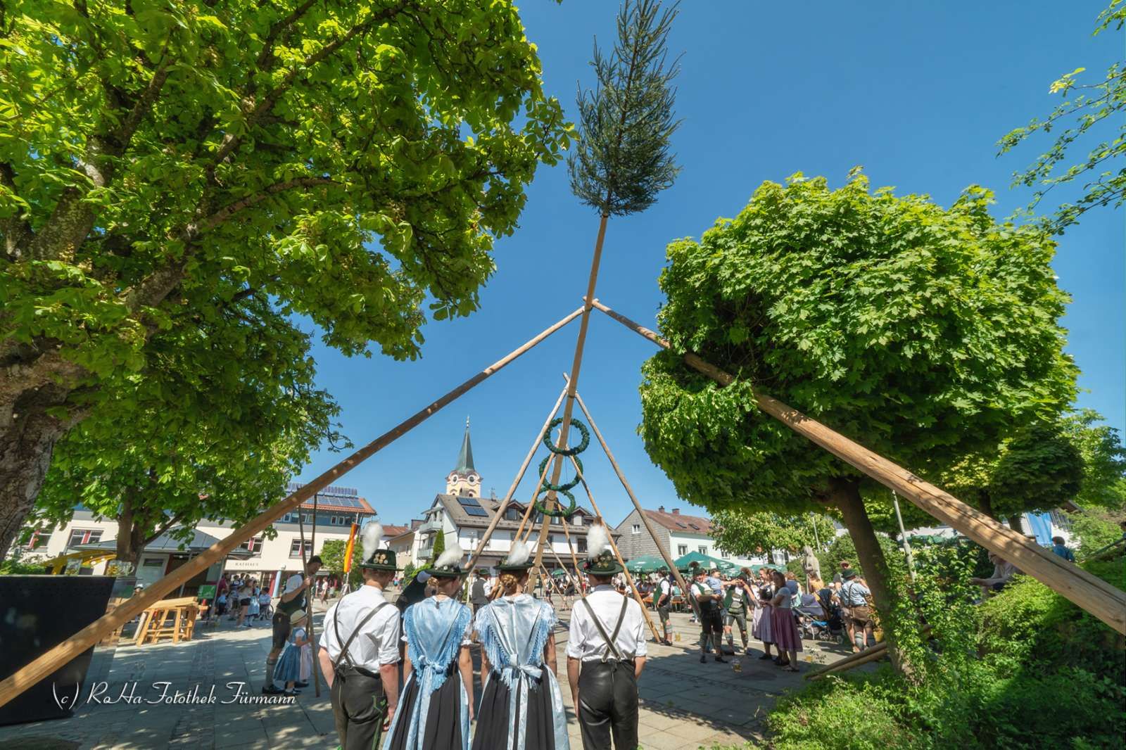 Maibaumaufstellen in Teisendorf 2025